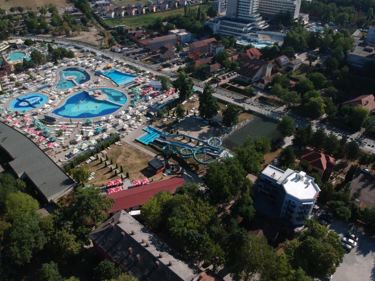 Octogon Hotel ไบเลเฟลิกซ์ ภายนอก รูปภาพ